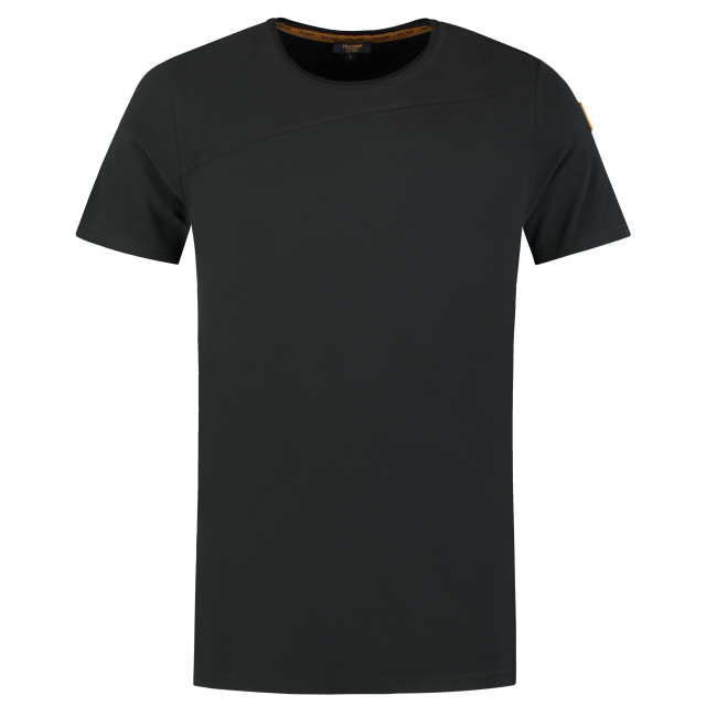 104002blackfront.png
