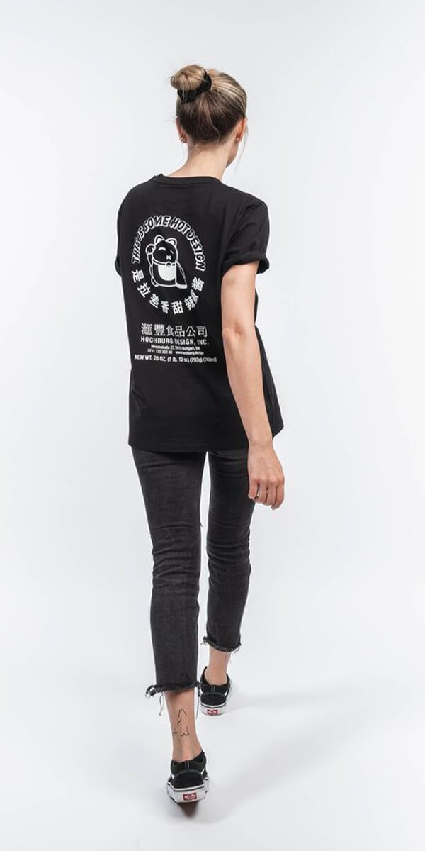 Frau mit Fashionwear von Hochburg Design